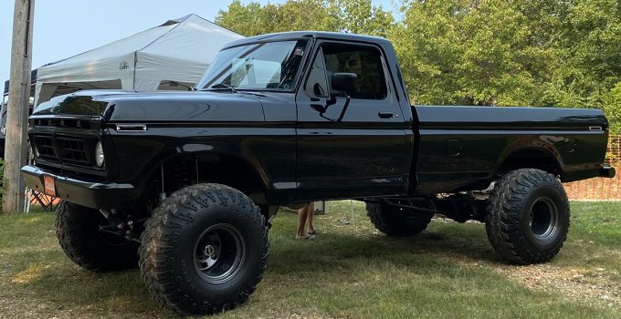 1976 FORD F150 4X4 BLACK