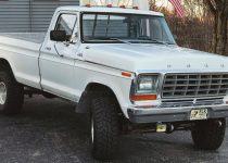 1979 Ford F-150 4-Speed 4x4: Navigating the Trails of Time